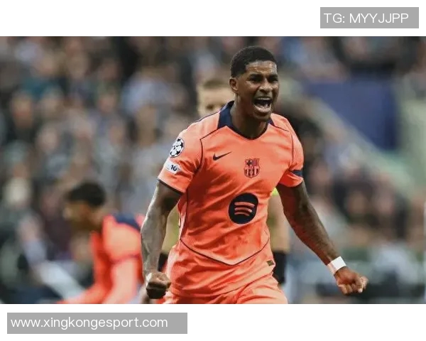 西甲第12轮最佳阵容揭晓莱万拉什福德阿尔瓦雷斯领衔出战