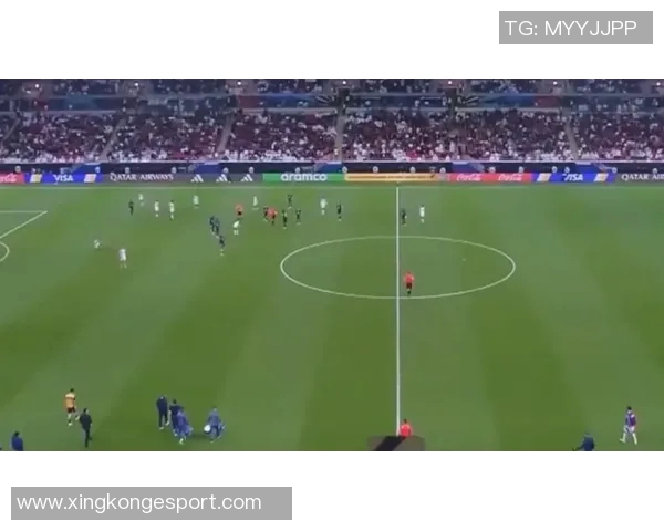 巴黎门将萨福诺夫手骨折仍勇扑四点近期将缺阵比赛