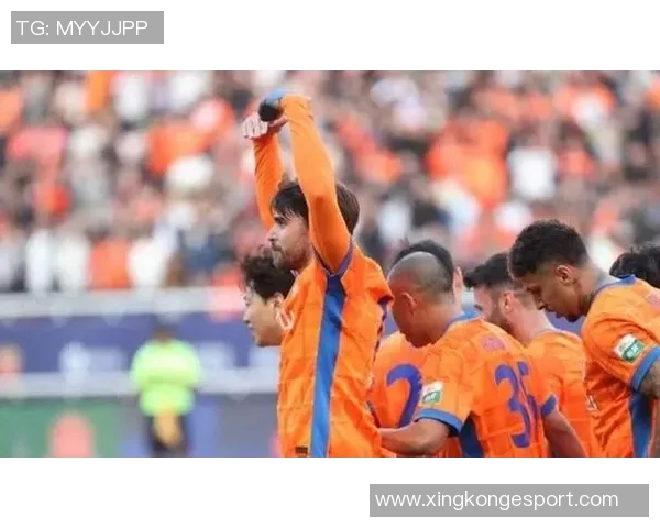 瓦科推射遗憾击中立柱泽卡精彩直塞未能转化为进球 瓦科推射遗憾击中立柱泽卡精彩直塞未能转化为进球