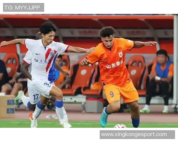 山东泰山足球俱乐部成为中超首支积分突破1500分的球队荣耀时刻