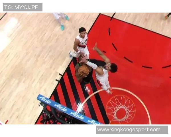 杰伦布朗对裁判漏判乔治铲翻表示愤怒认为这种情况不可接受