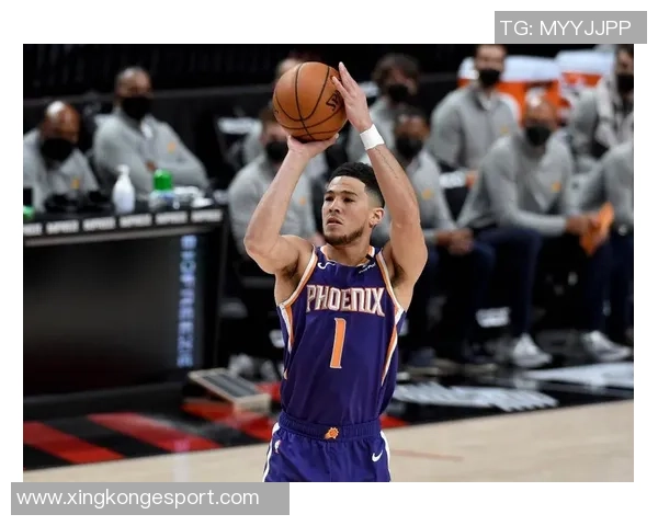 布克NBA生涯总得分突破17300分荣登历史得分榜前100名