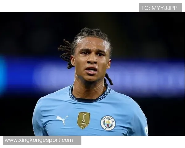 巴萨米兰关注曼城后卫阿克要价2000万不愿意租借 巴萨米兰关注曼城后卫阿克要价2000万不愿意租借