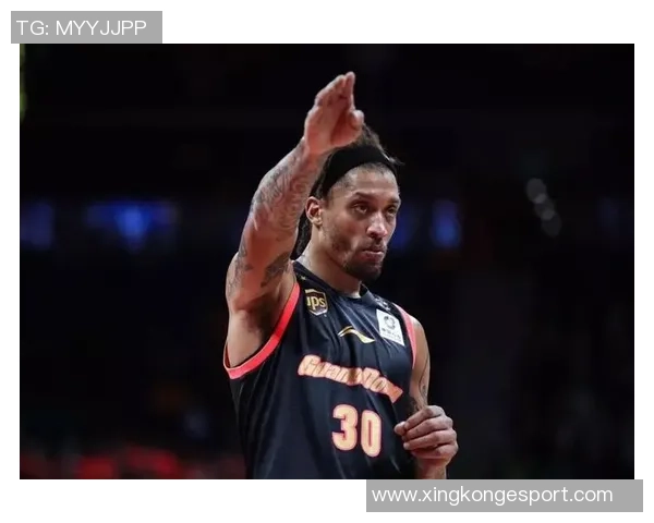 墨菲近期表现惊艳场均266分7板5助投篮命中率高达573 墨菲近期表现惊艳场均266分7板5助投篮命中率高达573